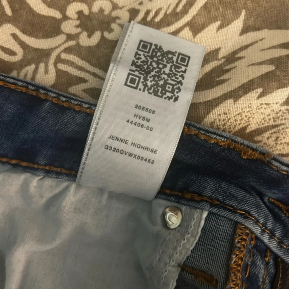 True Religion Mid Rise Jennie Curvy Skinny - Picture 9 of 10